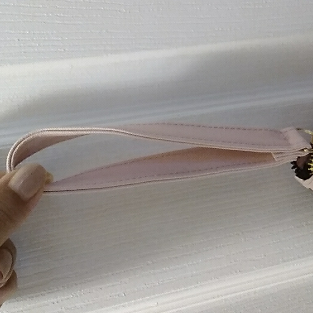 Nwt Zippered Clutch or Wristlet - Picture 4 of 4